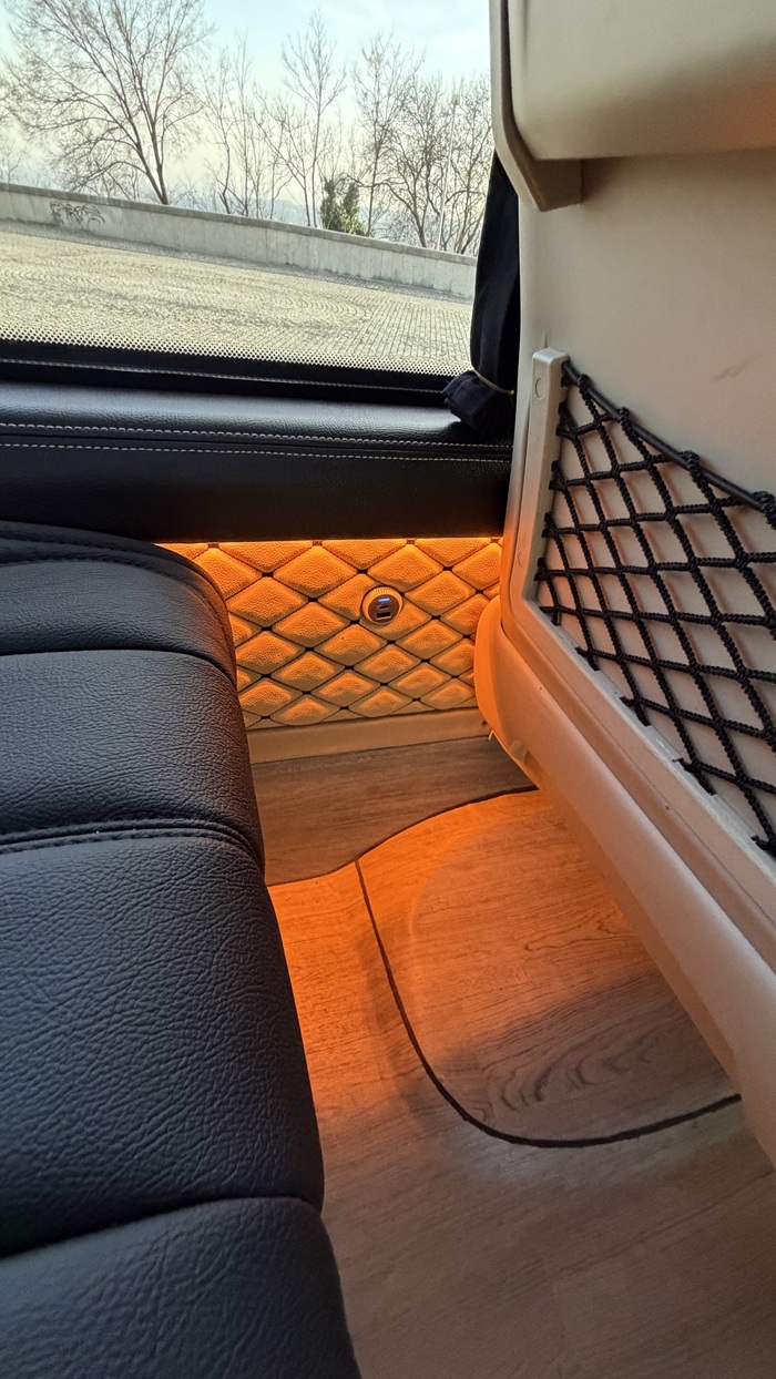 Mercedes 6